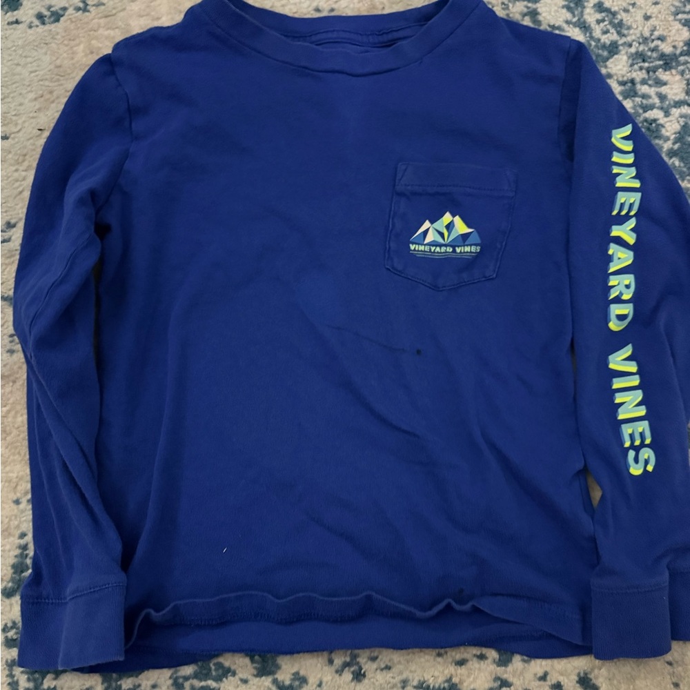 Vineyard vines size 6 boys blue  long sleeve whale pocket tee